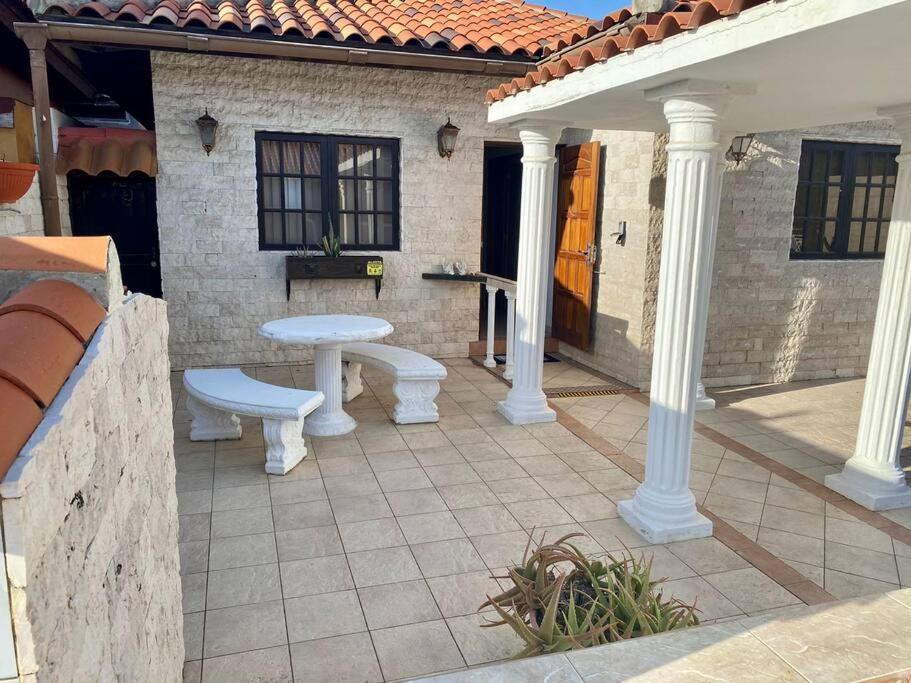 3-Bedroom Villa With A Jacuzzi 노르트 외부 사진